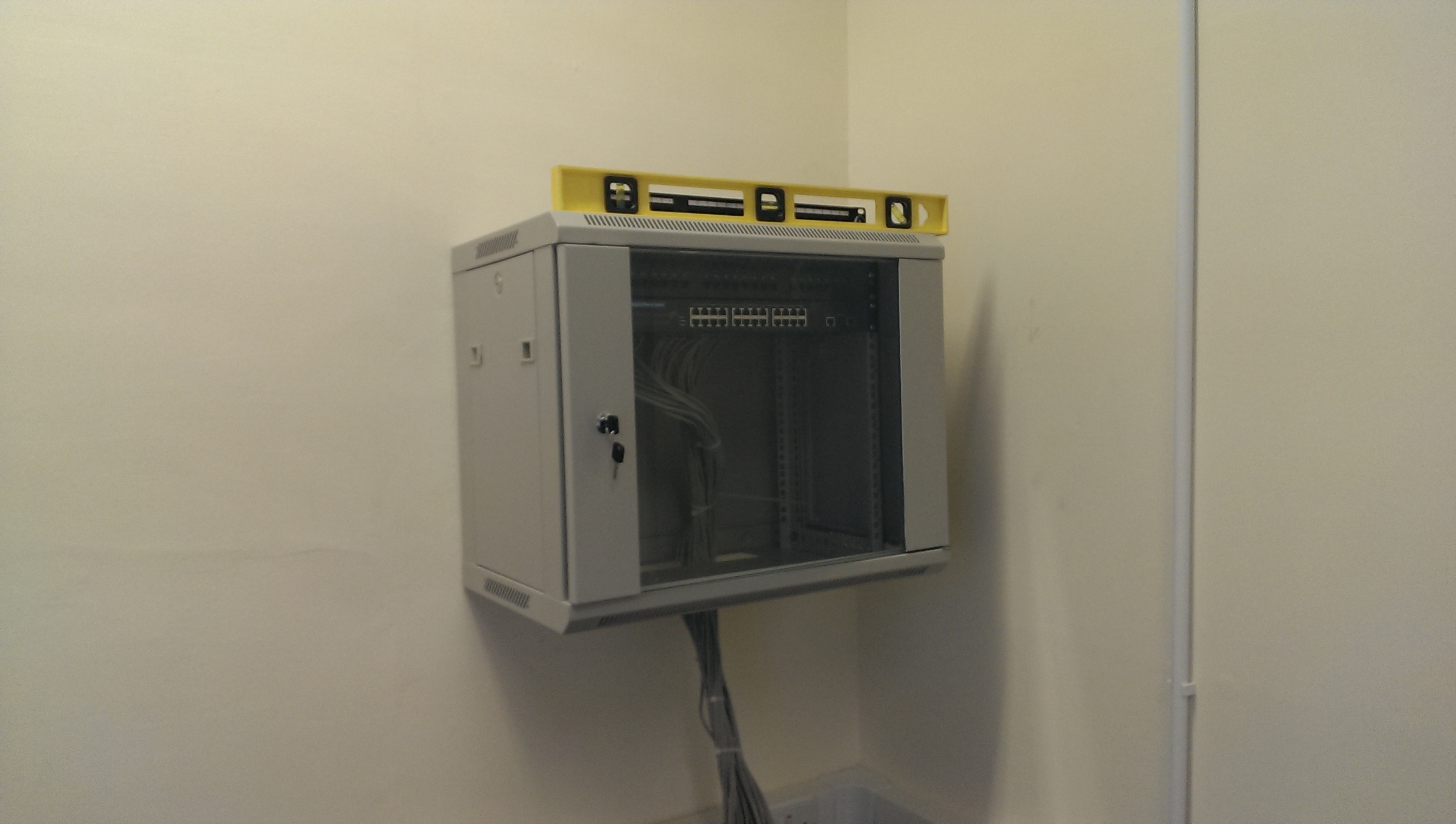 The auxillary server/network box